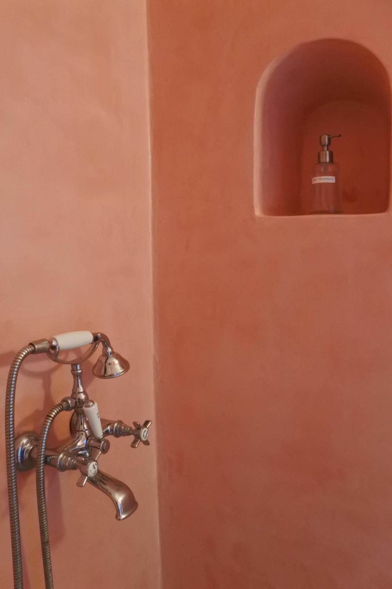 Archontiko Angelou Hotel Алинда Стая снимка